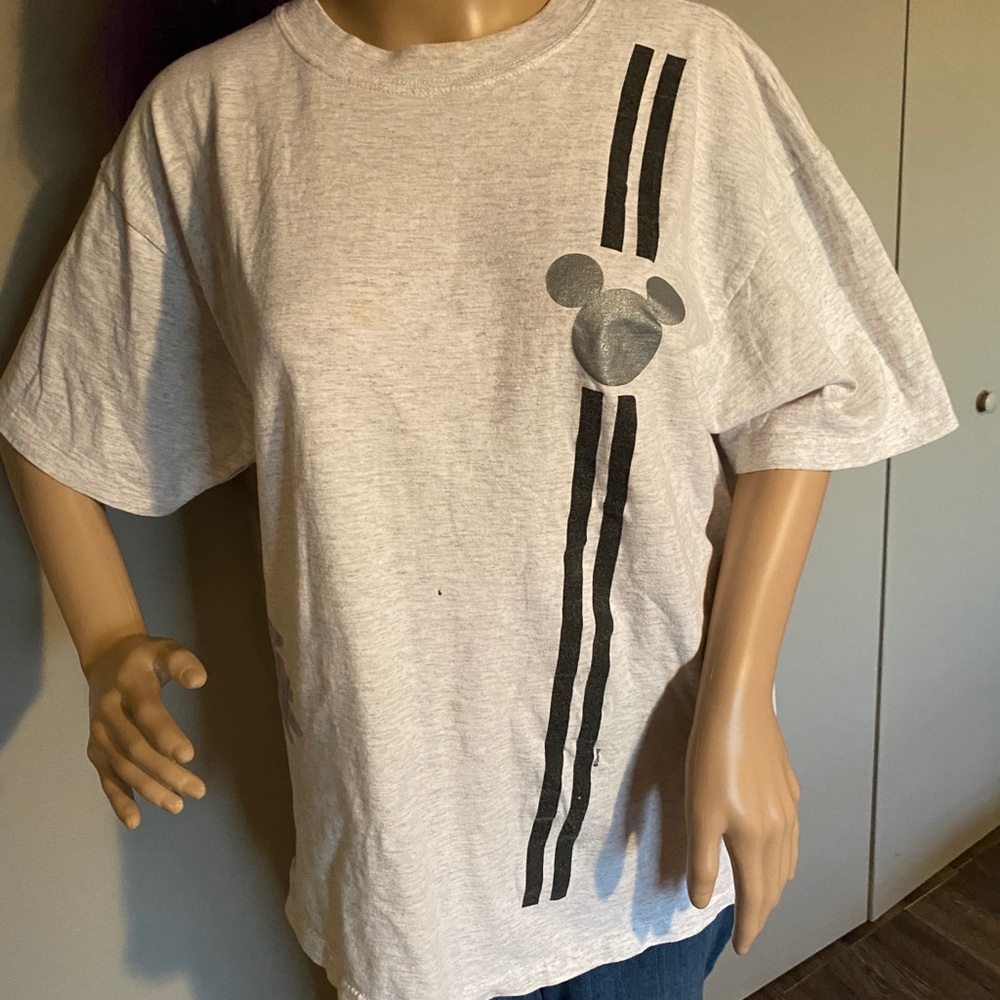 DISNEY MICKEY MOUSE T-SHIRT Size L